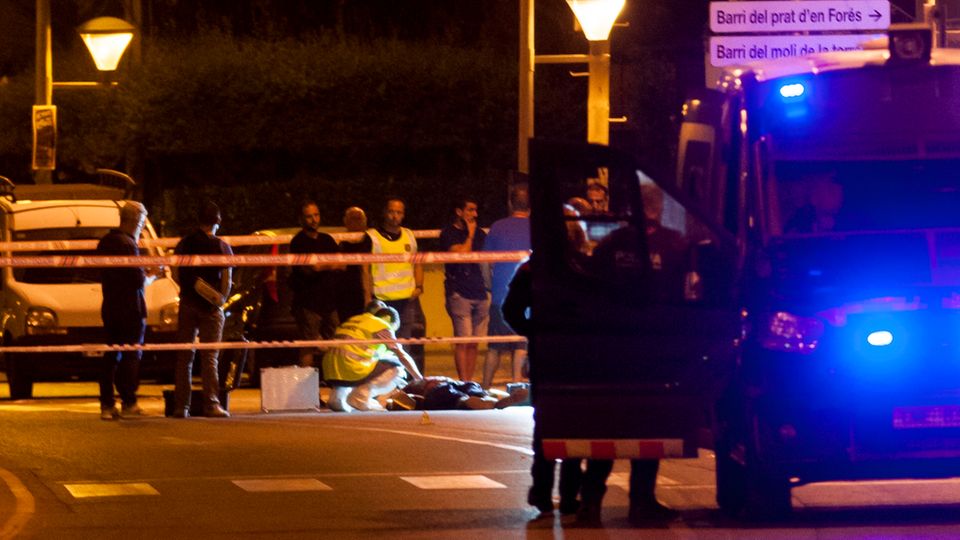 Anschläge in Spanien: Augenzeugen filmten in der Terrornacht in Cambrils Anschläge in Spanien: Augenzeugen filmten in der Terrornacht in Cambrils