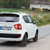 Ob allein oder mit Kindern, der Suzuki Ignis bietet Platz genug.