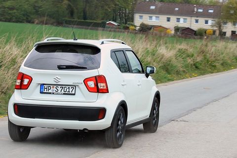 Ob allein oder mit Kindern, der Suzuki Ignis bietet Platz genug.