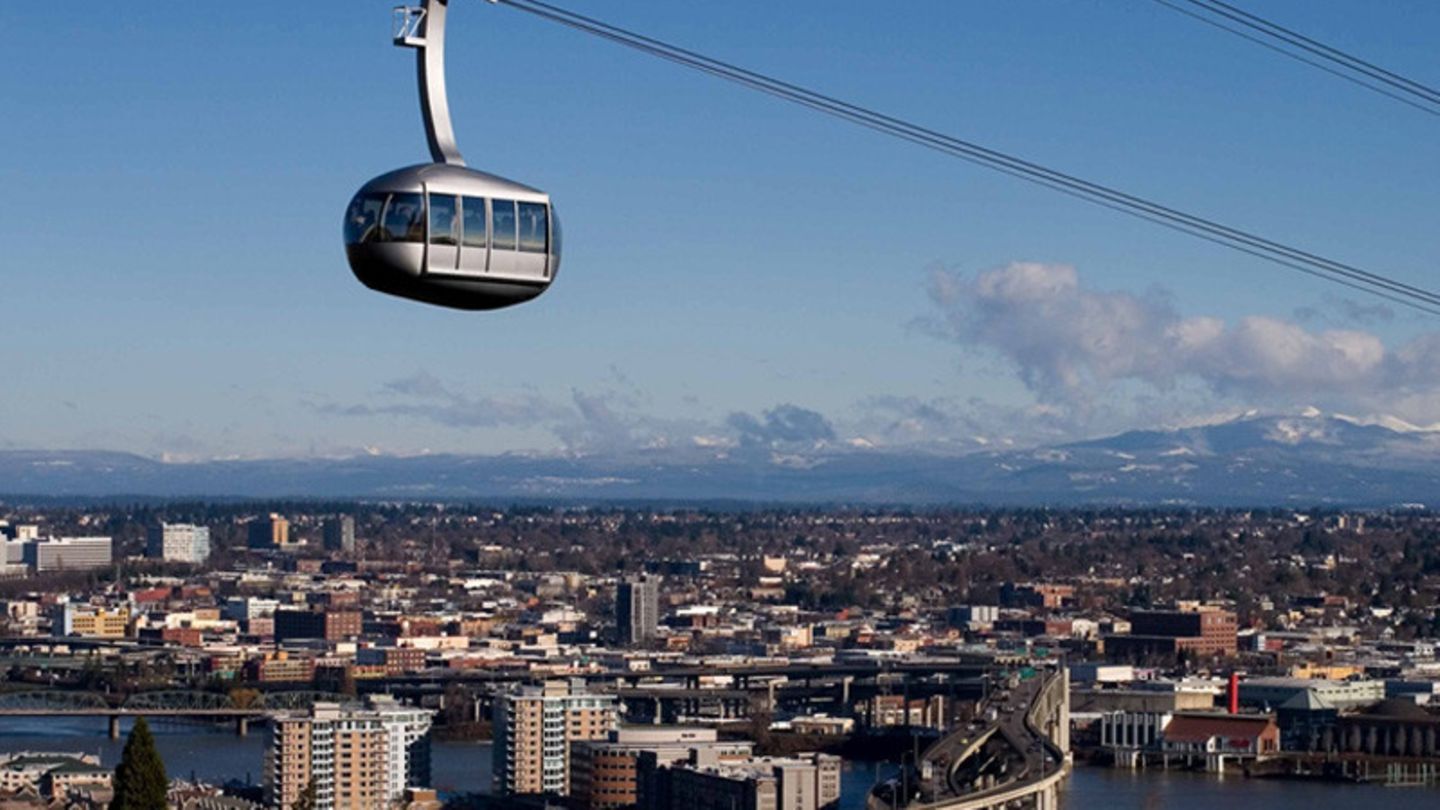 Seit 2006 verbindet die Portland Aerial Tram den Stadtteil South Waterfront mit der Oregon Health and Science University.