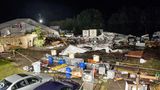 Die Festwiese bot den Rettern ein Bild der Verwüstung: 2 Tote und 120 Verletzte lautet die Bilanz des Unglücks.