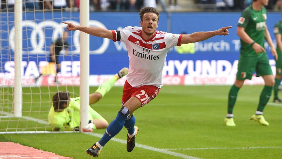 Bundesliga-Auftakt: In der 8. Spielminute gelang Nicloai Müller nach Flanke von Walace der Führungstreffer gegen Augsburg... In der 8. Spielminute gelang Nicloai Müller nach Flanke von Walace der Führungstreffer gegen Augsburg...