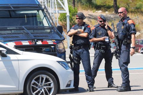 Polizei-Kontrolle zwischen Spanien und Frankreich: Der mutmaßliche Lenker des Tatfahrzeugs ist auf der Flucht