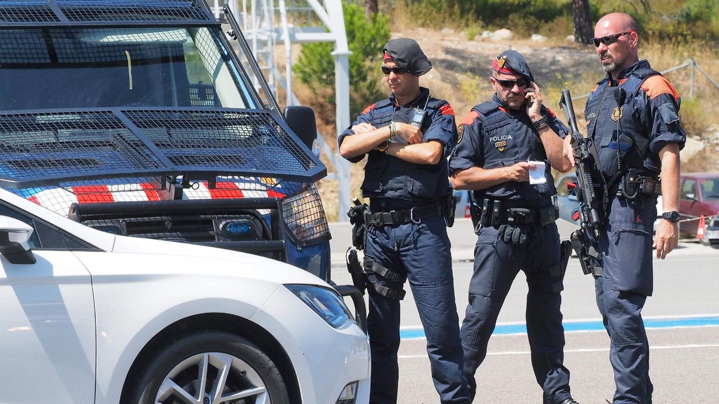 Polizei-Kontrolle zwischen Spanien und Frankreich: Der mutmaßliche Lenker des Tatfahrzeugs ist auf der Flucht