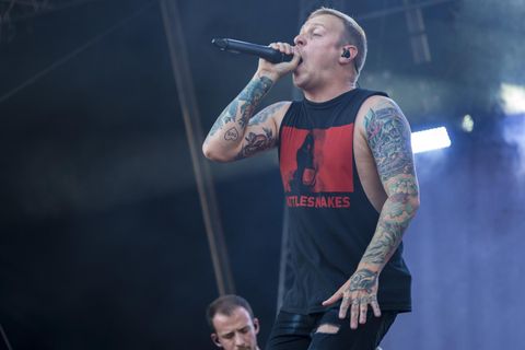 Architects-Sänger Sam Carter auf der Bühne