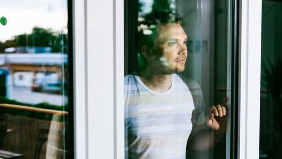 Oliver Wolschke blickt auf sein Leben als Zeuge Jehovas zurück. Heute staunt der 32-jährige Verlagsangestellte, wie er "zum Sklaven dieser Ideologie" wurde