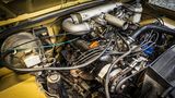 Der V8-Motor macht einen Höllen-Lärm