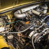 Der V8-Motor macht einen Höllen-Lärm