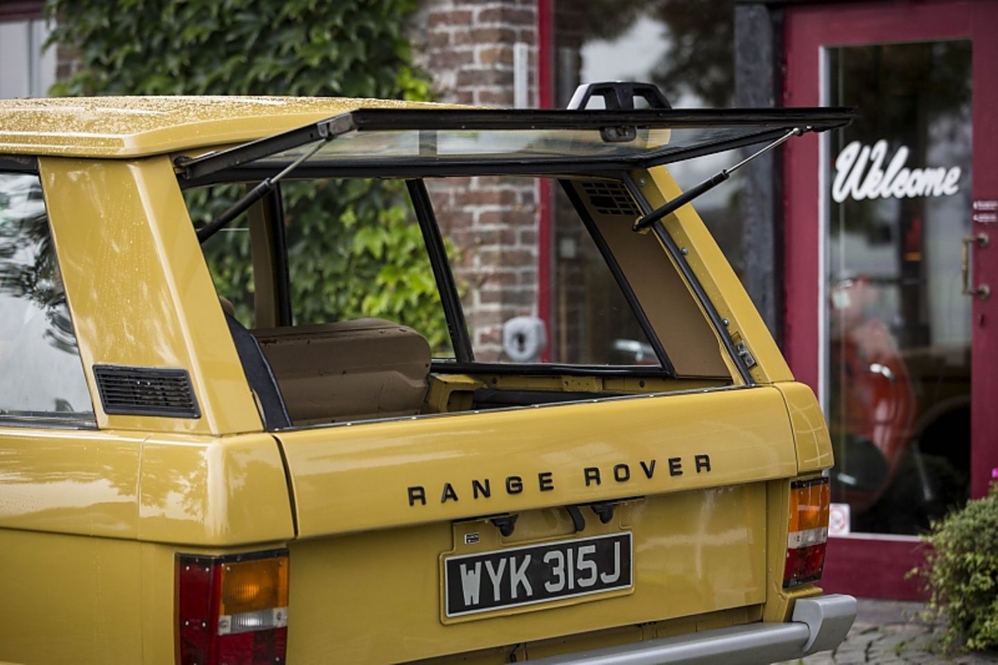 Anfang der 2000er kostete der Range Rover Suffix A noch 1.000 australische Dollar, heute sind es deutlich mehr
