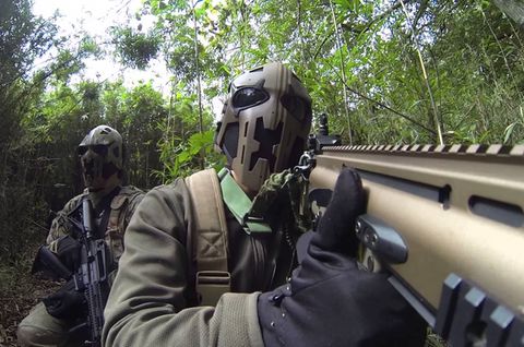 Der Devtac Ronin bietet einen umfassenden Gesichtsschutz, aber kaum jemand dürfte ihn den ganzen Tag tragen wollen.