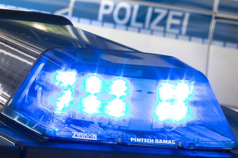Auf seiner Flucht vor der Polizei hat ein Dieb Zuflucht im Main gesucht (Symbolbild)