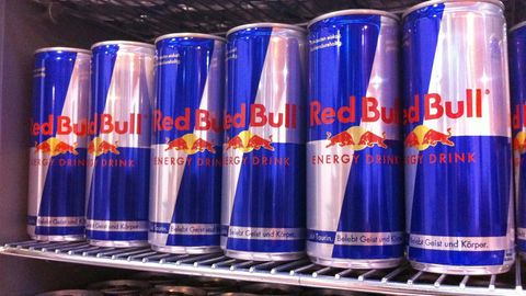 Red Bull gegen einen den Burgerladen "Guter Bulle"