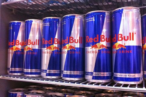 Red Bull gegen einen den Burgerladen "Guter Bulle"