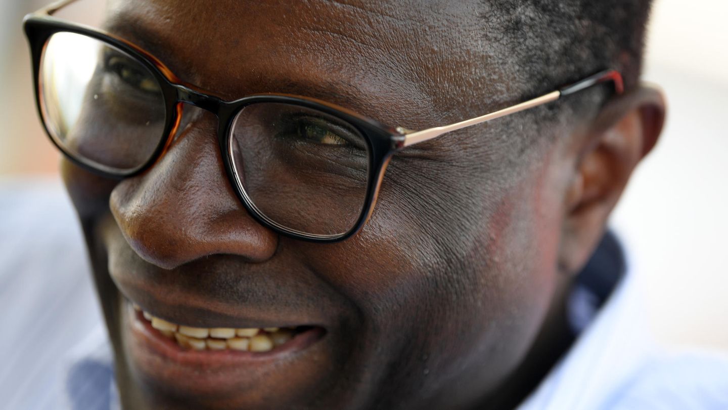Schwarzer SPD-Politiker Karamba Diaby trotzt der NPD-Hetze