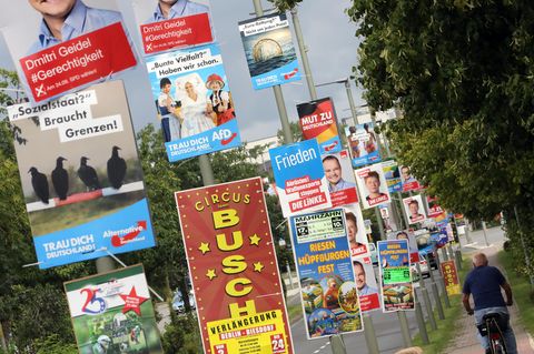 Wo dürfen Wahlplakate hängen? Was darf plakatiert werden? Und wer entscheidet das?