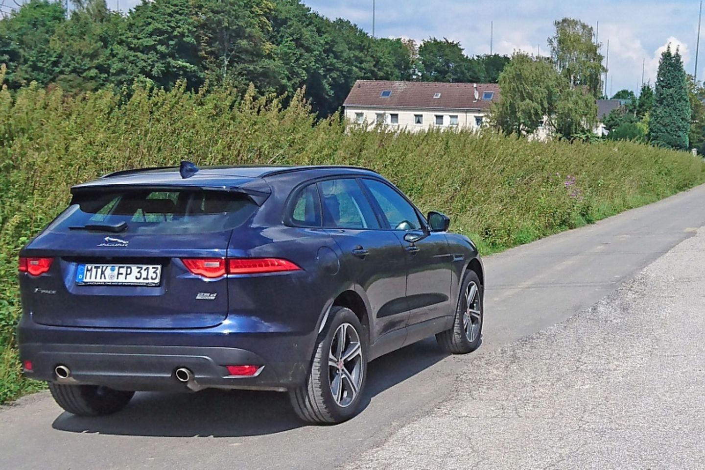 1,8 Tonnen bringt er auf die Waage.