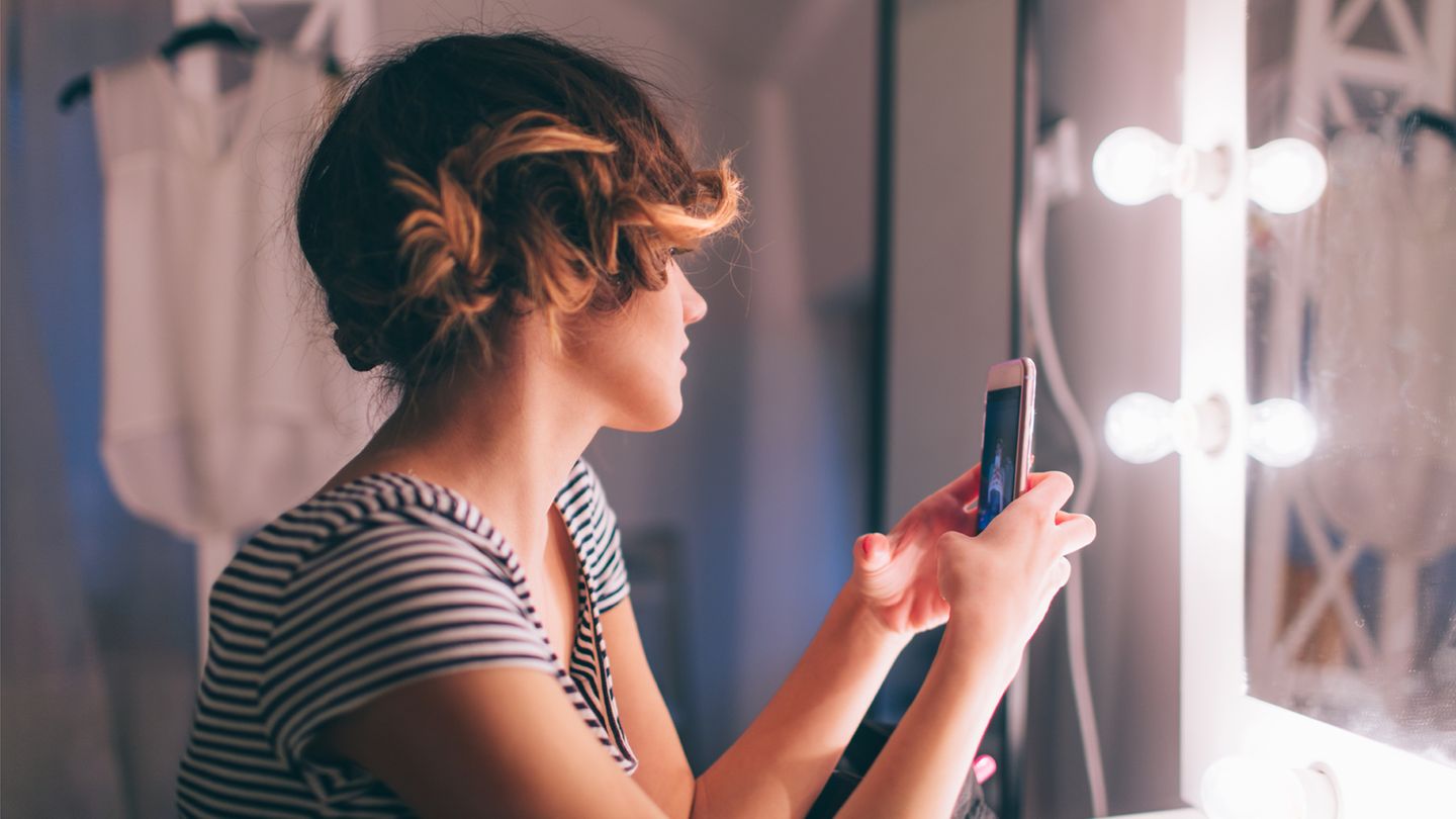 Was wir nicht bemerken: Gut gemeint ist häufig eben nur gut gemeint. Wenn wir im Zuge des Body-Positivity-Trends jetzt alle anfangen, minimale Abweichungen als Makel zu benennen, erhöhen wir einfach nur den Druck untereinander