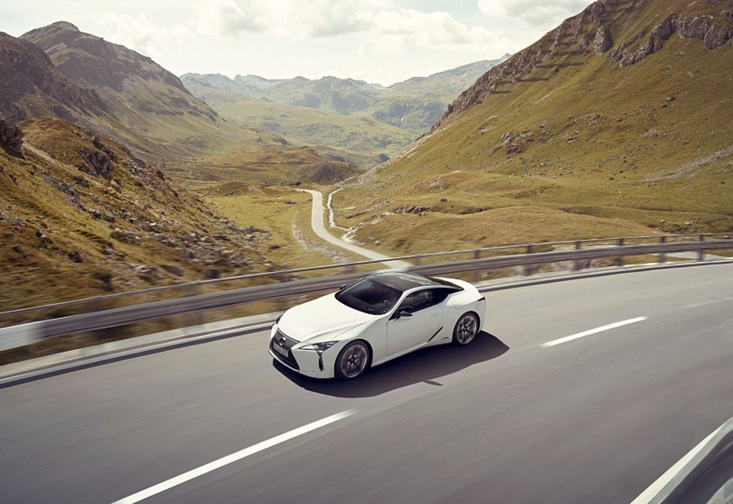 Der Lexus LC 500h kostet mindesten 99.200 Euro