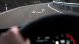 Das Head-Up-Display ist 7.1 Zoll groß