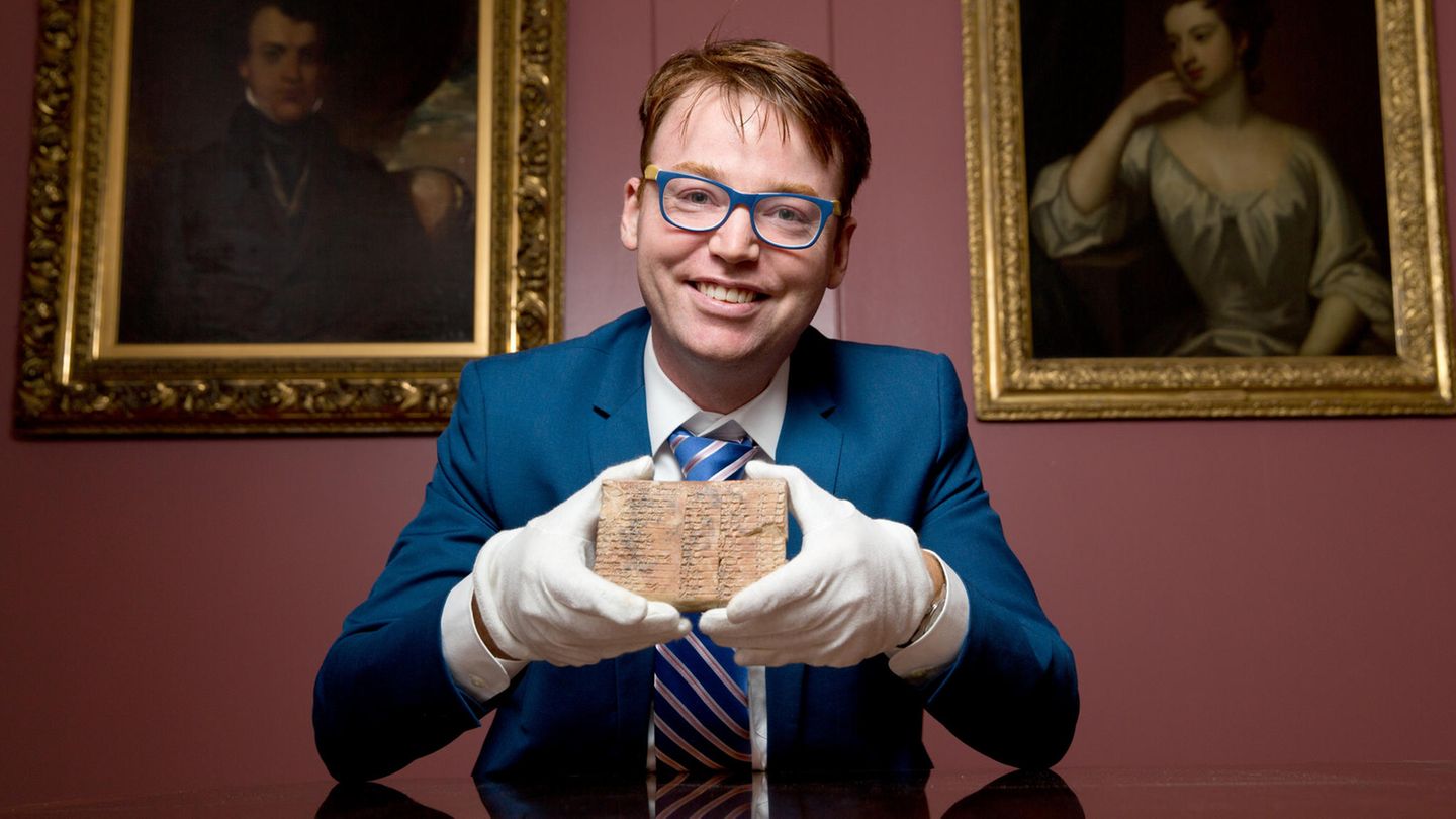 Der Mathematiker Daniel Mansfield glaubt das Rätsel um die 3700 Jahre alte Tontafel gelöst zu haben.