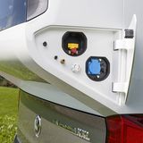 Im Heck befinden sich gleich zwei Serviceklappen.