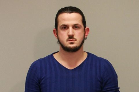 Nach dem 26-jährigen Fahrer des Geldtransporters fahndet die Polizei auf Hochtouren