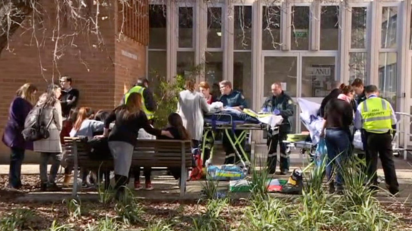 Australier geht in Uni mit Baseballschläger auf Studenten los