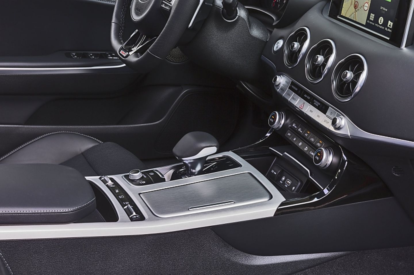 Kia Stinger GT4 AWD - innen weniger innovativ als andere