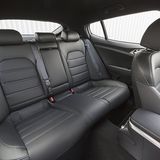 Kia Stinger GT4 AWD - viel Platz im Fond; eher für zwei