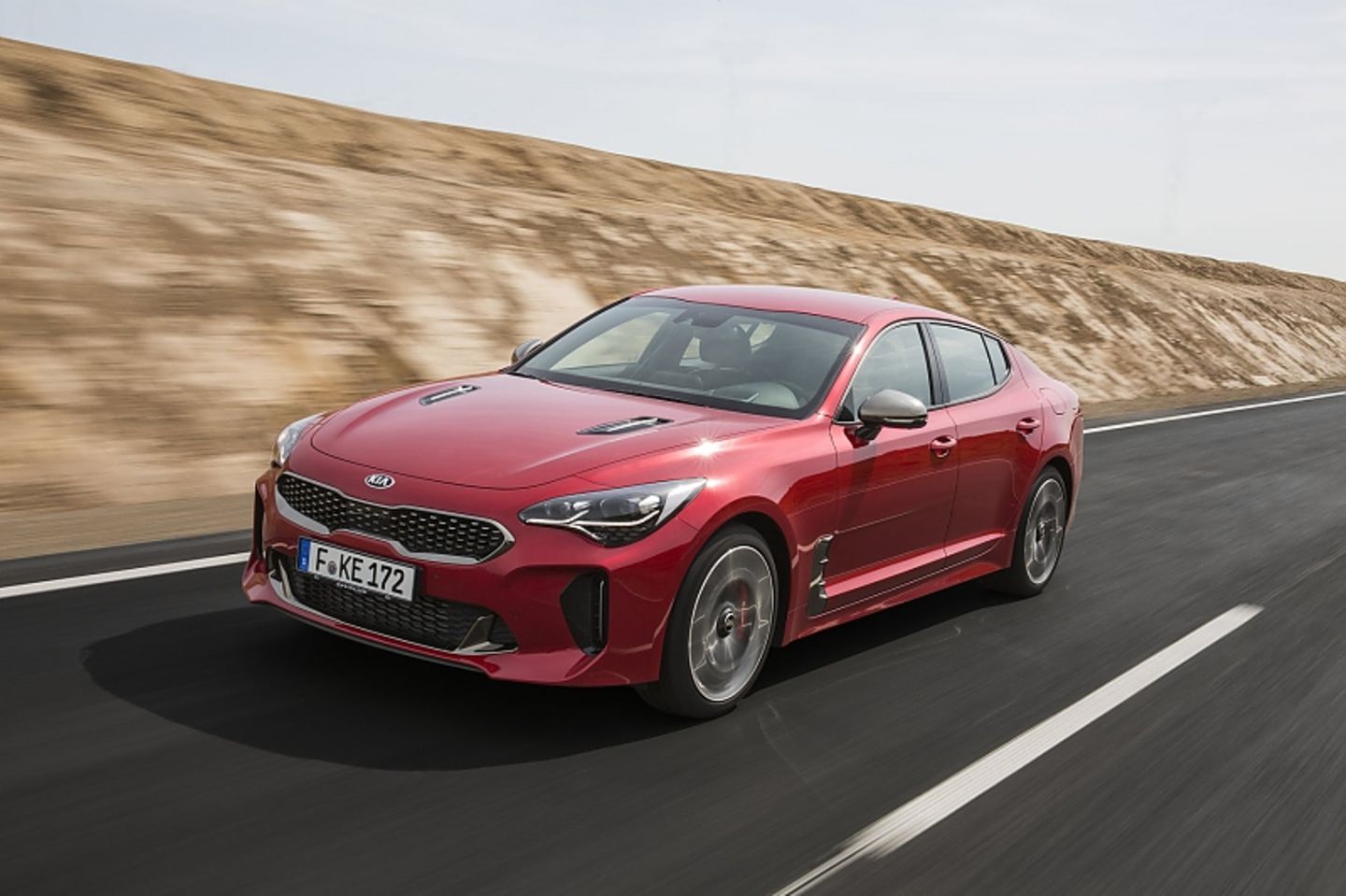 Kia Stinger GT4 AWD - 0 auf Tempo 100 in 5,1 Sekunden