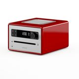 Das SonoroCD-2 kombiniert Musik und Lichtsteuerung. Das mitgelieferte Dimmermodul kann an eine beliebige Lampe angeschlossen und mit dem CD-2 verbunden werden.  Auf diese Weise verwandelt sich das Gerät in einen Wecker, der neben den bereits einprogrammierten Geräuschen wie Vogelgezwitscher auch langsam das Licht heller werden lässt. Ein künstlicher Sonnenaufgang sozusagen. Und ohne funkende Internetanbindung kann man es getrost auf den Nachtisch im Schlafzimmer stellen. Das SonoroCD2 wird über CD oder USB mit Musik gefüttert. 