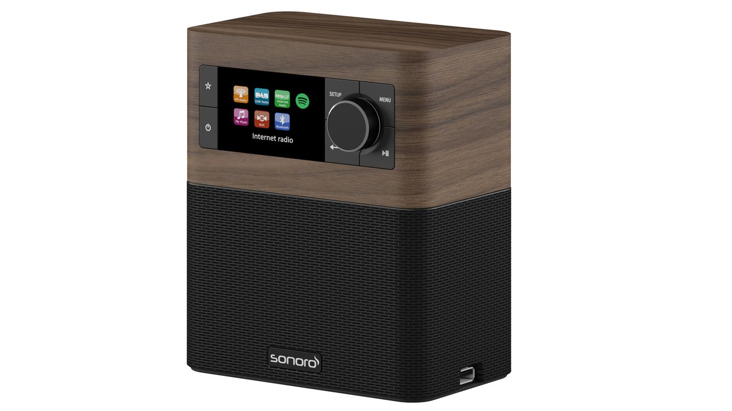 Im Badezimmer sorgt das speziell für Feuchträume konzipierte Multiroom-System sonoroSTREAM für die richtige Stimmung. Das TFT-Farbdisplay passt sich automatisch an die herrschenden Lichtverhältnisse an. Die Stream wird entweder über die wasserfeste Fernbedienung, eine App oder am Gerät selbst  bedient. Die Musik gelangt, wie der Name vermuten lässt, über das Internet oder direkt von Spotify zum sonoroStream.