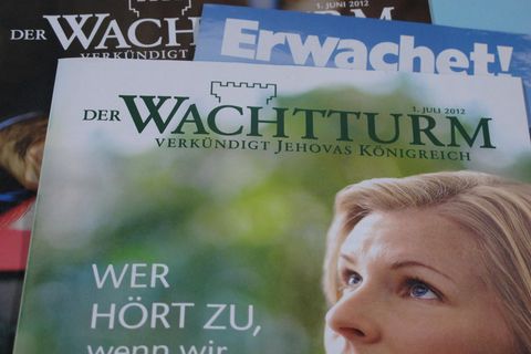 Flyer "Wachtturm" der Zeugen Jehovas