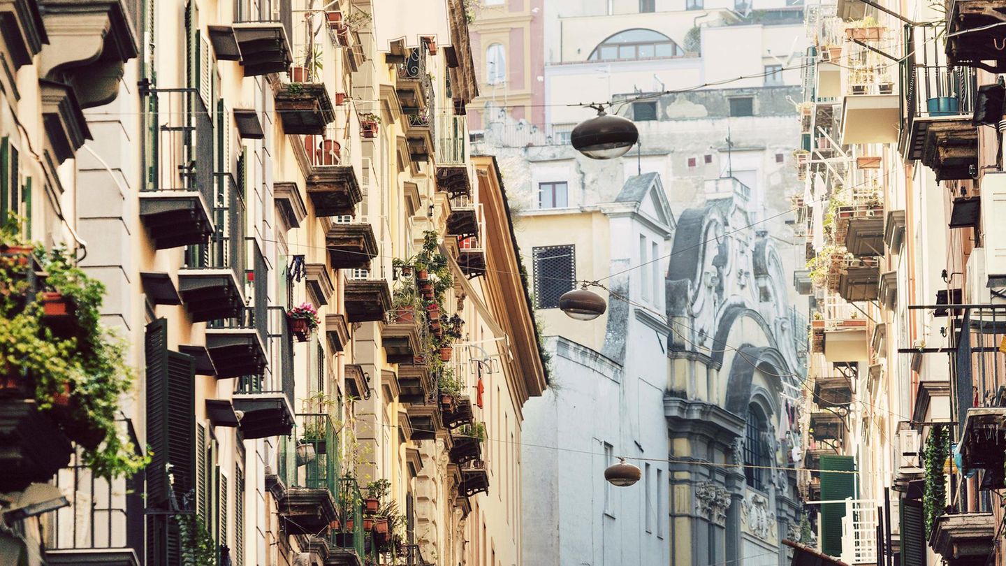 Elena Ferrante