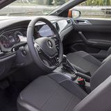 Das Gestühl ist bequem, die Sitzposition gut