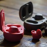 Mit den Gear Icon X will Samsung den AirPods Konkurrenz machen.