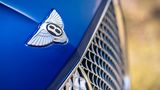 Das Bentley-Markenlogo ziert die Motorhaube