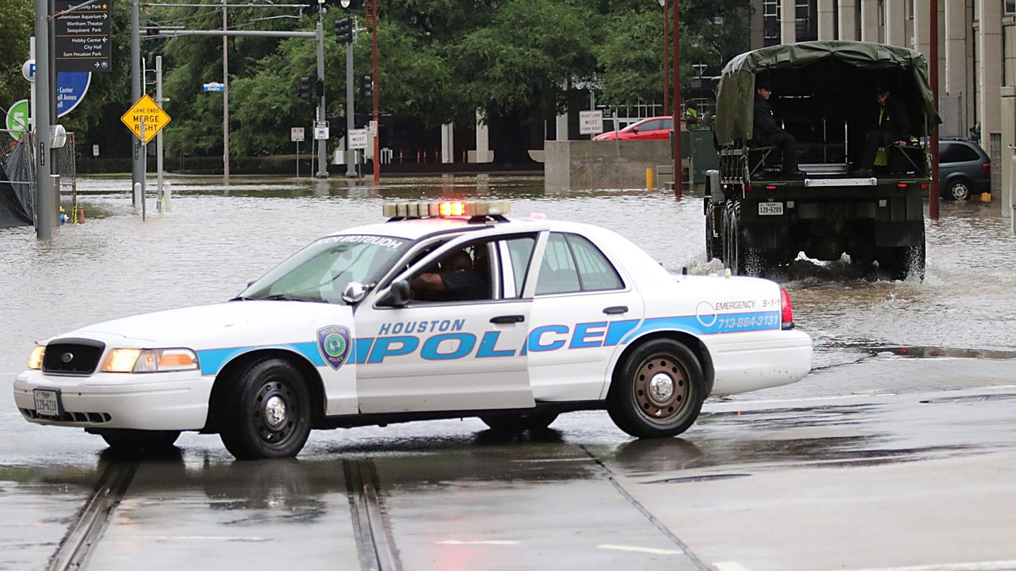 Texas: Tropensturm Harvey legt öffentliche Infrastruktur in weiten Teilen lahm