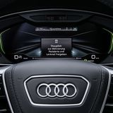 Der Fahrer wird im Kombi-Instrument über alles informiert