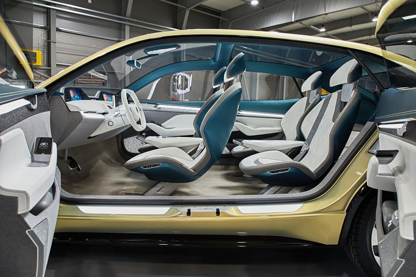 Skoda Vision E - die gegenläufig öffnenden Türen bleiben der Studie vorbehalten