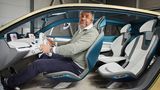 Skoda Vision E - die Sitzposition ist durch die Akkus im Boden recht hoch