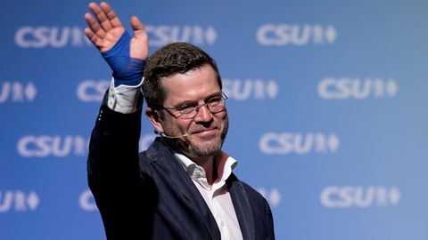Karl-Theodor zu Guttenberg absolviert seinen Wahlkampfauftritt in seiner Heimat Kulmbach
