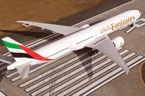 Eine Maschine vom Typ Boeing 777-300 von Emirates Airlines, die im Landeanflug auf Genf die Wirbelschleppe auslöste.