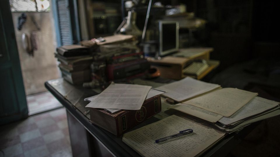 Abu Sami übersetzte wissenschaftliche Texte. Schrieb Tagebuch. Las Goethe oder Sigmund Freud