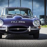 Die Scheinwerfer hinter Glas sind ein Merkmal der Series 1 E-Types