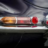 Die schmalen Heckleuchten sind markant