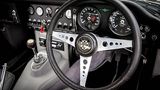 So muss das Cockpit eines klassischen Sportwagens aussehen