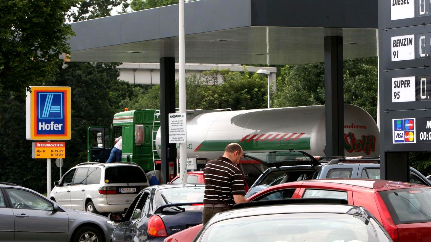 Aldi Tankstellen: In Österreich können Kunden schon beim Discounter tanken