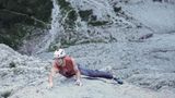 Geschwindigkeitsrekord "Via Calesso" in den Dolomiten 2016   Ungesichert und in Rekordzeit im 650 Meter hohen Fels der Dolomiten: Im August gelingt Dani Arnold die "Via Carlesso" am Torre Trieste in nur 68 Minuten. "Ich wollte in diesem Sommer die technische Herausforderung mit der Geschwindigkeit verbinden. Ich wollte etwas Schweres, Ausgesetztes und Wildes klettern."