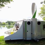 Aus dem Mittelsegment entfalten sich die Anbauten.